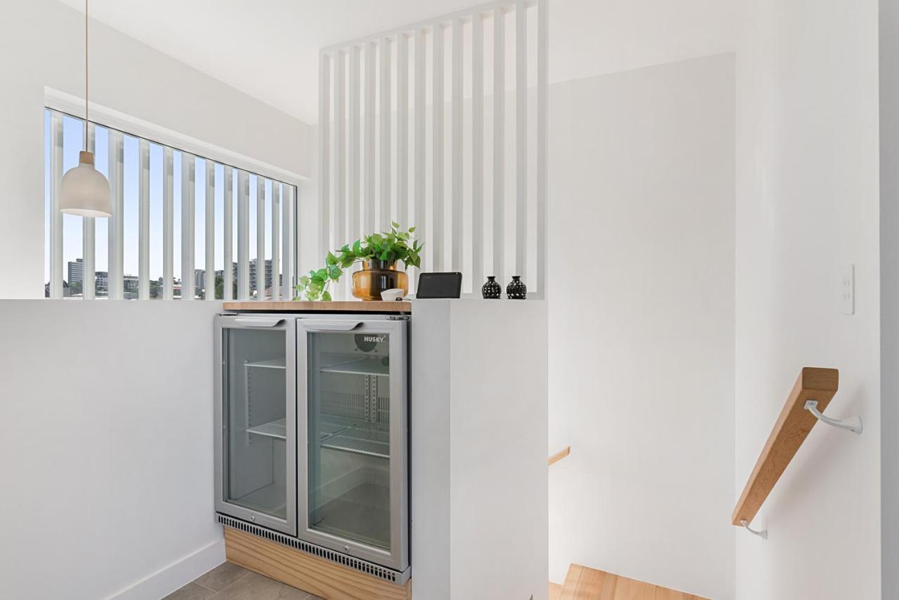 Luxury 5-Floor Unit With Ocean Views Near Beach Caloundra Luaran gambar
